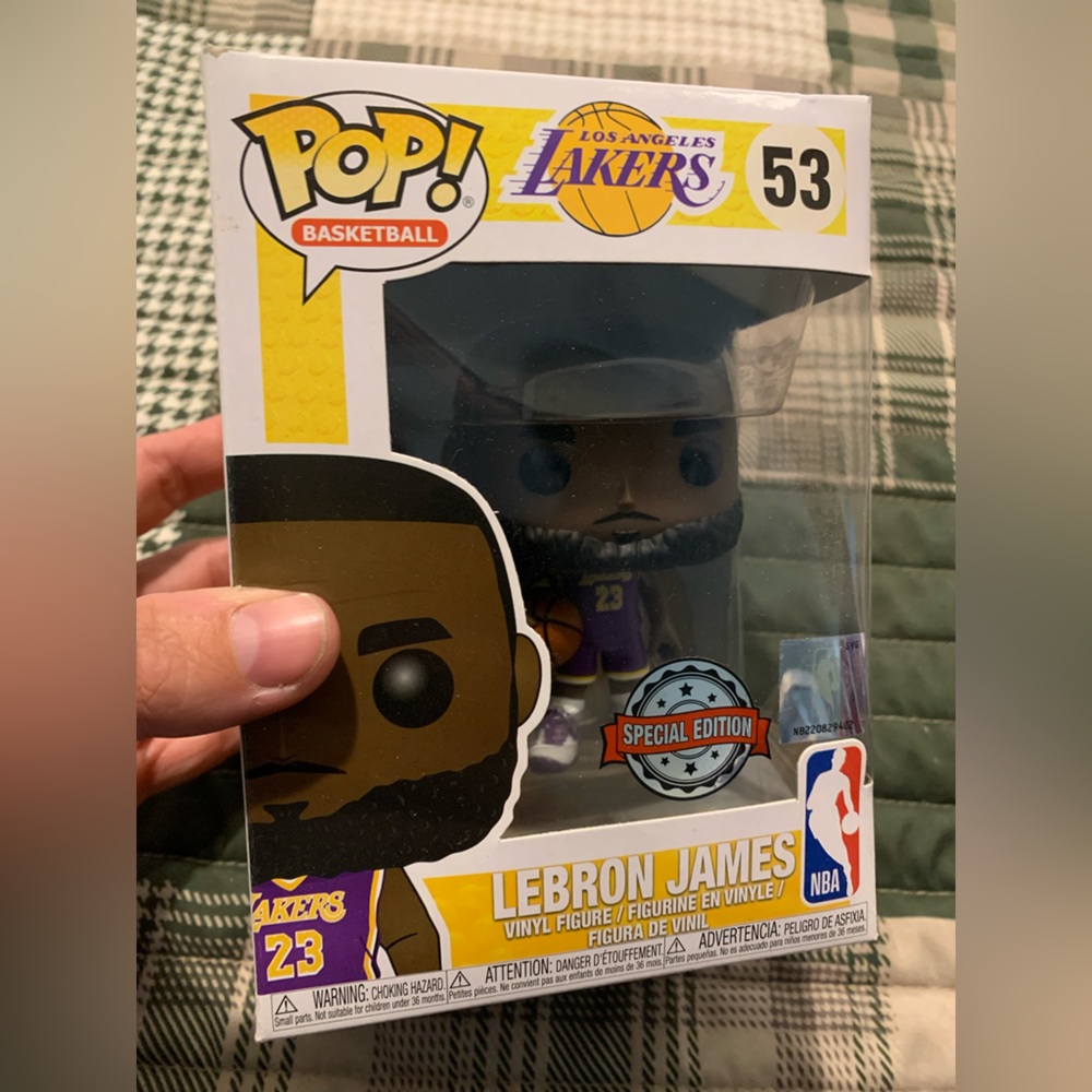 FUNKO POP! LEBRON JAMES